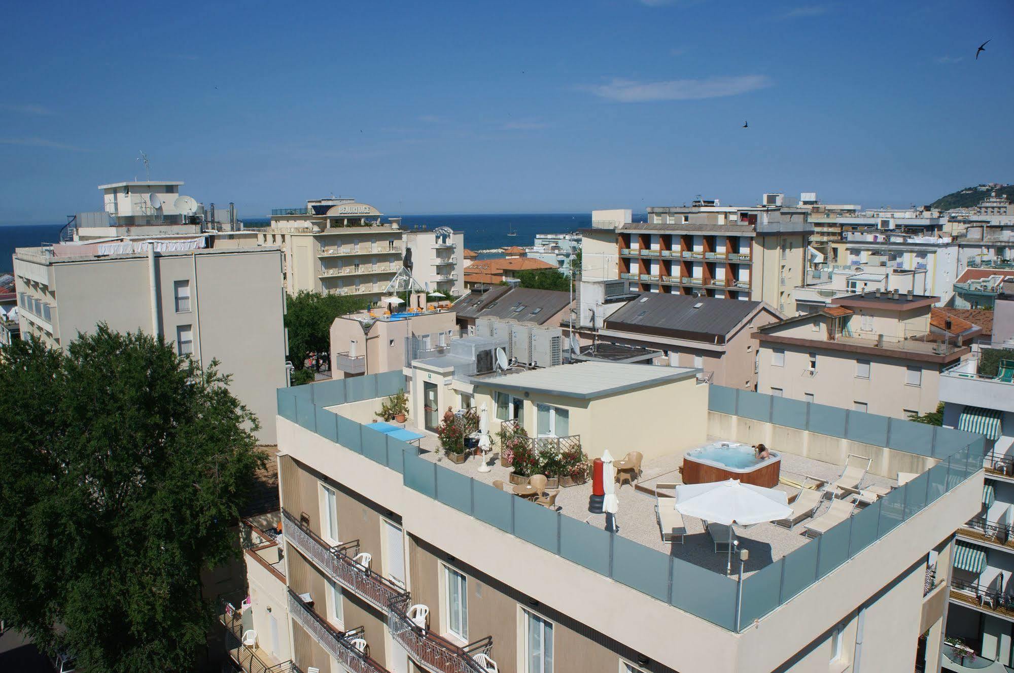 Hotel Esperia Каттолика Экстерьер фото