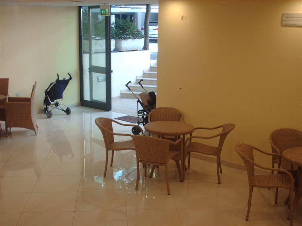Hotel Esperia Каттолика Экстерьер фото