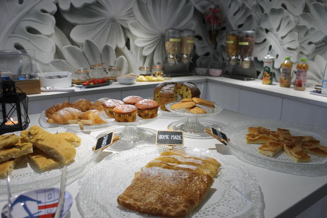Hotel Esperia Каттолика Экстерьер фото